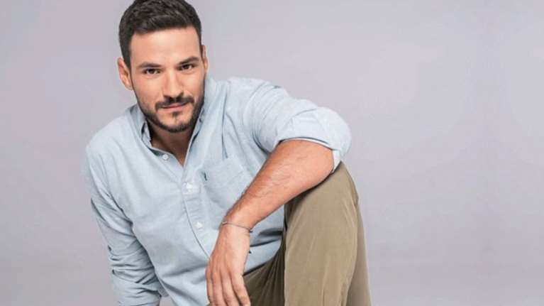 Κώστας Τσουρός κατά Παντελή Καναράκη: &quot;Δεν έχω στο μυαλό μου τον Ιησού με ντεκολτέ&quot;