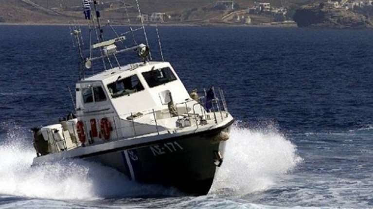 Βυθίστηκε σκάφος στον Πόρο - Σώοι οι εννέα Ρουμάνοι ναυτικοί