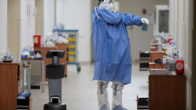 Απίστευτη καταγγελία δασκάλας θετικής στον κορονοϊό: Δεν έχουν λάβει μέτρα στο σχολείο μου στην Αθήνα