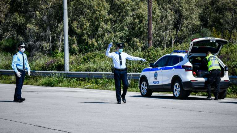 Κορονοϊός: Το σχέδιο για να αποτραπούν οι μετακινήσεις ανήμερα του Πάσχα σε συγγενείς και φίλους