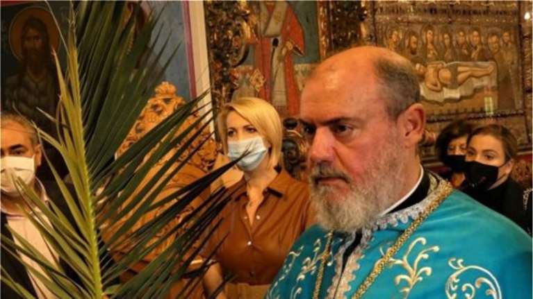 Η βουλευτής της ΝΔ Κατερίνα Μονογυιού πήγε σε εκκλησία στη Μύκονο για τα Θεοφάνεια [εικόνες]