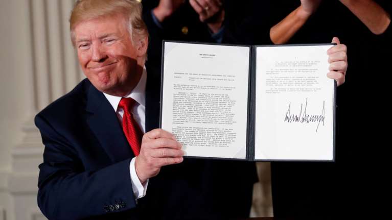 Tραμπ: Ανακοίνωσε δασμούς 50% στη Βραζιλία