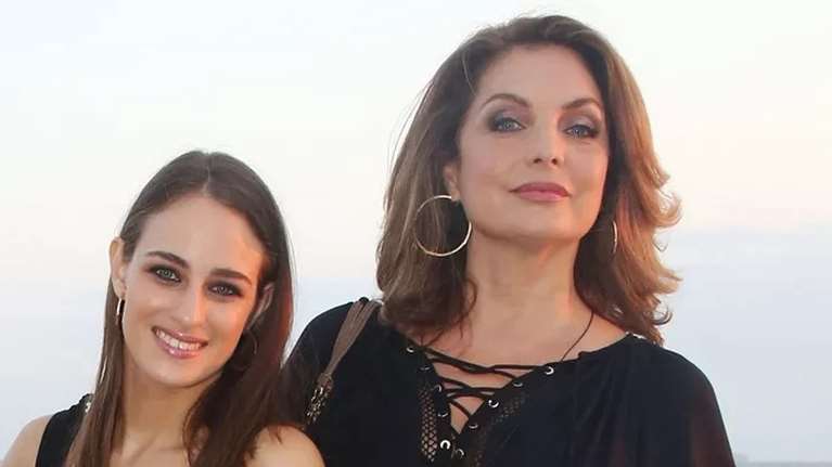 Μαρία Βοσκοπούλου: Η glamorous βραδινή έξοδος με τη μητέρα της, Άντζελα Γκερέκου