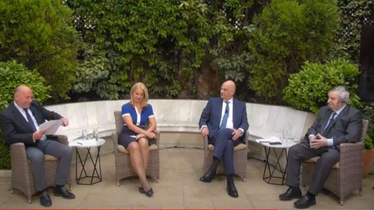 Στην ολλανδική πρεσβεία για το &quot;Γουέμπλεϊ&quot; ο Δένδιας: Τον μεγάλο τελικό τον είχα δει ως παιδάκι στην ασπρόμαυρη τηλεόραση [Βίντεο]