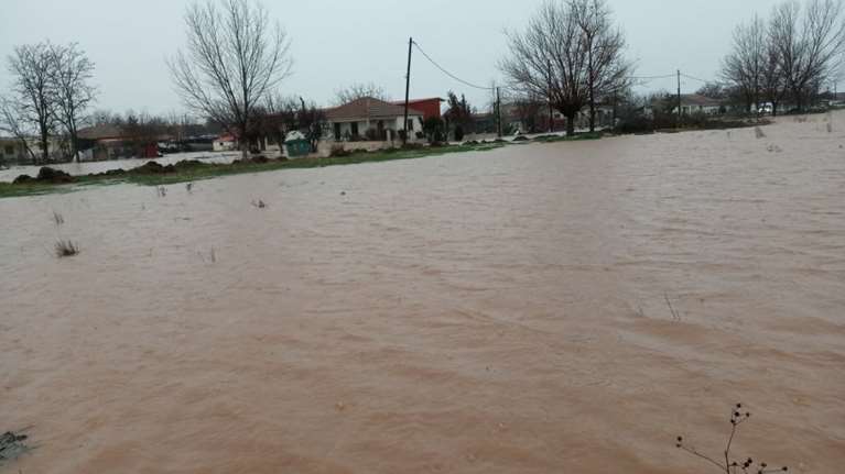 Κακοκαιρία Διομήδης: Ώρες αγωνίας σε Ανωχώρι, Υπέρεια, Πολυνέρι Φαρσάλων - Εκκενώνονται χωριά