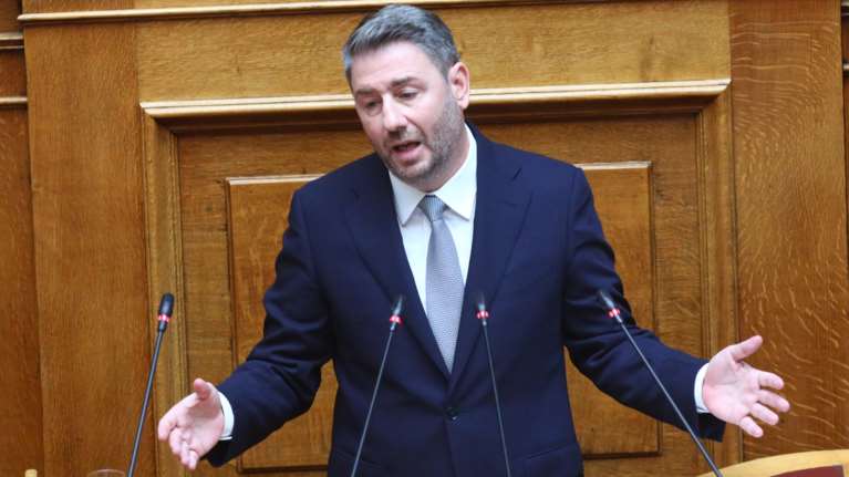 Ανδρουλάκης: Ο πρωθυπουργός δεν είναι Χάρι Πότερ, αλλά εκατ. πολίτες καλούνται να γίνουν για να τα βγάλουν πέρα