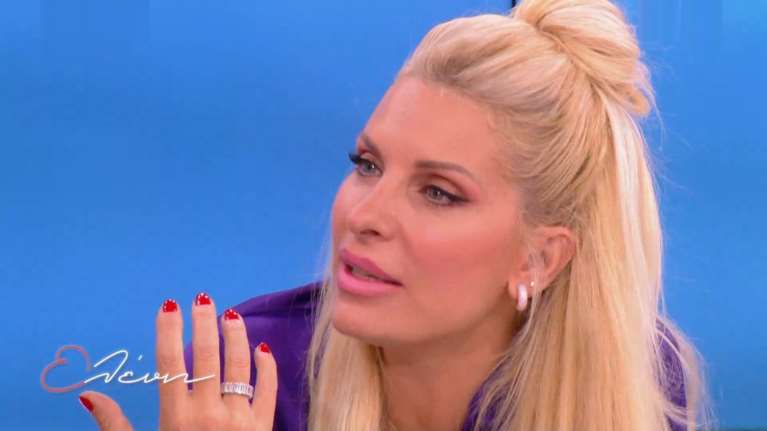 Η Ελένη Μενεγάκη για τον Μάκη Παντζόπουλο: &quot;Μου το ζητάει όλα τα χρόνια που είμαστε μαζί, τον λατρεύω αλλά δε μπορώ&quot;