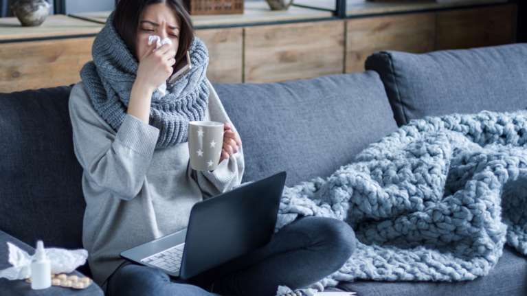 Γιατί ανησυχούν οι επιστήμονες για την πρόωρη άνοδο της γρίπης- Το νέο υποστέλεχος Κ και ο εμβολιασμός