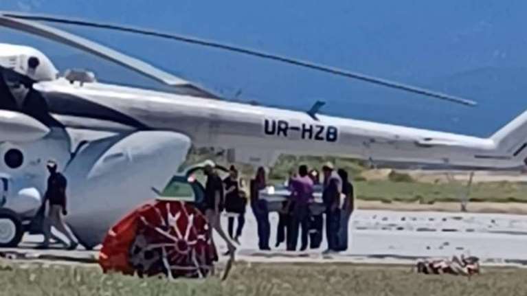 Συγκίνηση στη Σάμο: Τελευταία πτήση για τον άτυχο 49χρονο Έλληνα πιλότο - Η μεταφορά της σορού