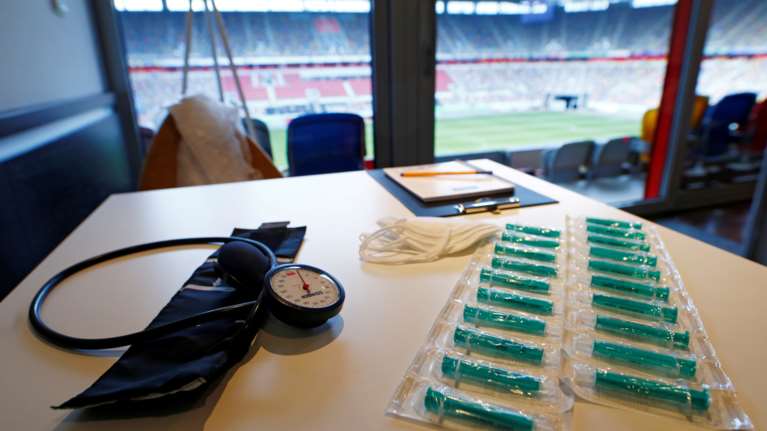 Η Ευρώπη έτοιμη να εμβολιαστεί για τον κορονοϊό: Σε ποιες χώρες έφτασε το εμβόλιο - Που και πότε θα χορηγηθεί στους πολίτες