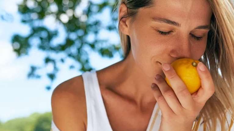 Άρωμα καθαριότητας: Οι τροφές που θα σε βοηθήσουν να μυρίζεις υπέροχα το καλοκαίρι