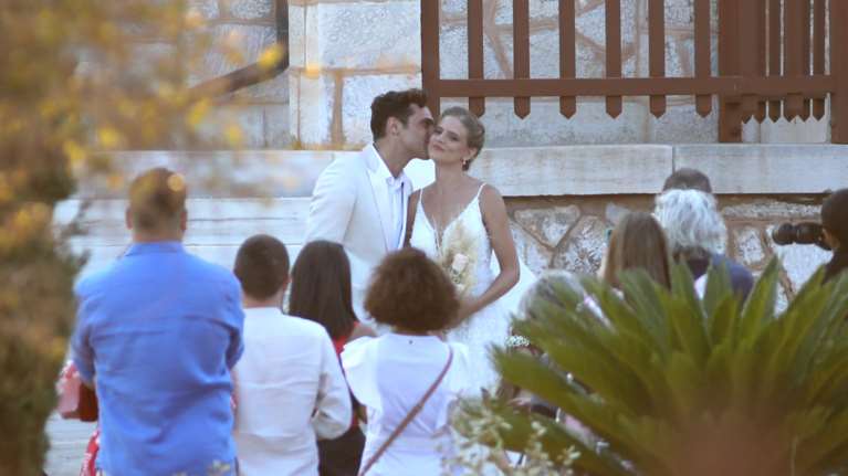 Δανάη Μιχαλάκη – Γιώργος Παπαγεωργίου: Οι νέες τρυφερές φωτογραφίες από τον γάμο τους