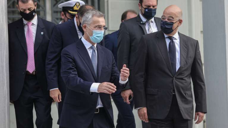 Στο υπουργείο Εξωτερικών ο Στόλτενμπεργκ - Πρόγευμα εργασίας με Δένδια και Παναγιωτόπουλο