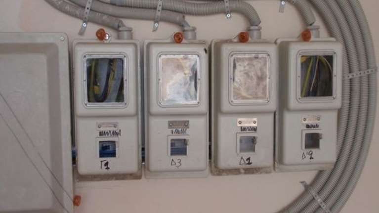 Προσοχή: Κακοποιοί υποδύονται τους τεχνικούς της ΔΕΗ για να μπουν σε σπίτια