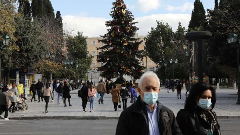 Τέρμα από σήμερα οι επισκέψεις στα σπίτια με τον κωδικό 6 που ίσχυε στις Γιορτές- Πώς μετακινούμαστε πλέον