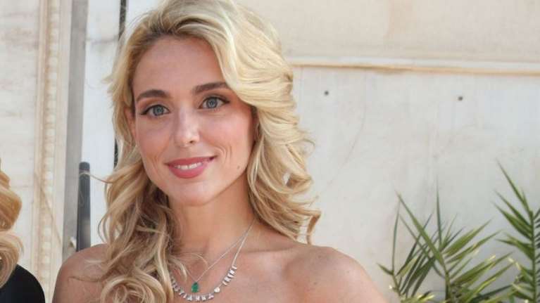 Μαριάννα Λαιμού Γουλανδρή: Με τη μητέρα της Χριστιάννα Β. Βαρδινογιάννη στο summer bazaar του ΕΛΠΙΔΑ