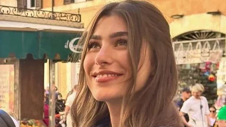 Το ρομαντικό ταξίδι της Χρύσας Μιχαλοπούλου στην Ρώμη και το σέξι φόρεμα