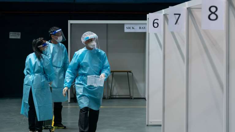 Ασταμάτητος ο κορονοϊός: 863.679 νεκροί σε όλο τον κόσμο - Τουλάχιστον 26 εκατομμύρια κρούσματα