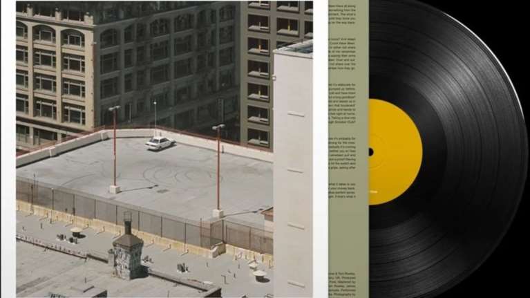 Τι αυτοκίνητο είναι αυτό στο εξώφυλλο των Arctic Monkeys;