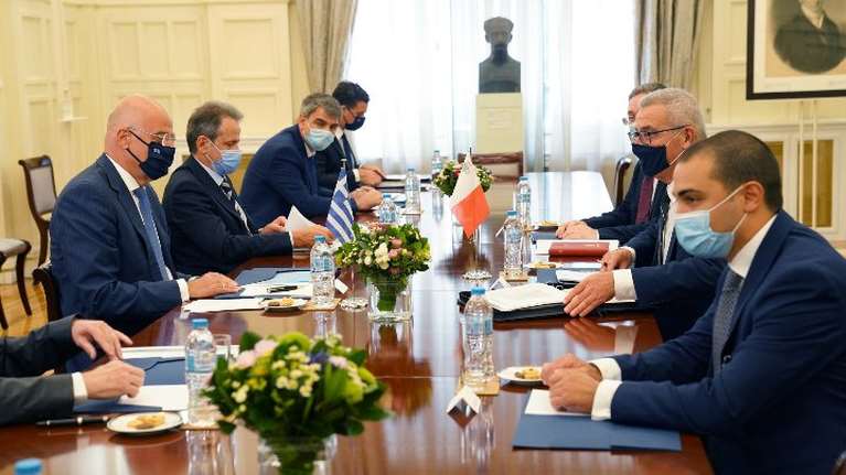 Δένδιας: Η Τουρκία είναι η μοναδική χώρα που ανοίγει παντού πολεμικά μέτωπα