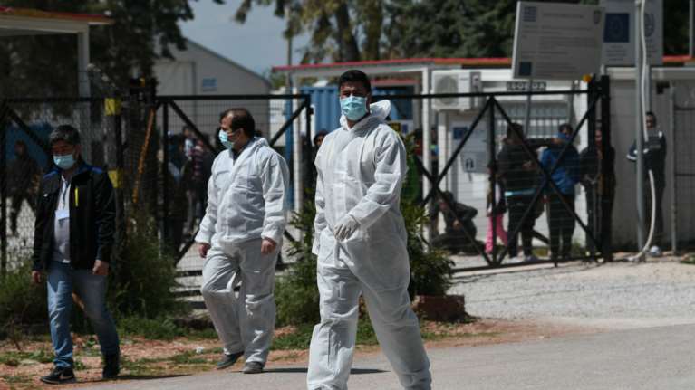 Ανησυχία στην ΕΛΑΣ: Σε καραντίνα 15 αστυνομικοί από επαφή με κρούσμα στη Μαλακάσα