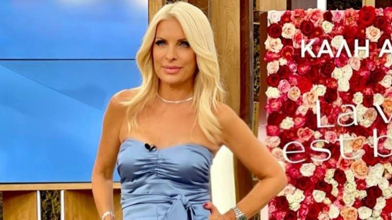 Η Ελένη Μενεγάκη φόρεσε το ιδανικό one shoulder φόρεμα για τις βραδινές εξόδους του φθινοπώρου