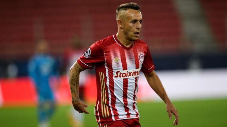 Ληστεία σε σπίτι παίκτη του Ολυμπιακού: Διαρρήκτης μπούκαρε με μαχαίρι στο σπίτι του Ραφίνια