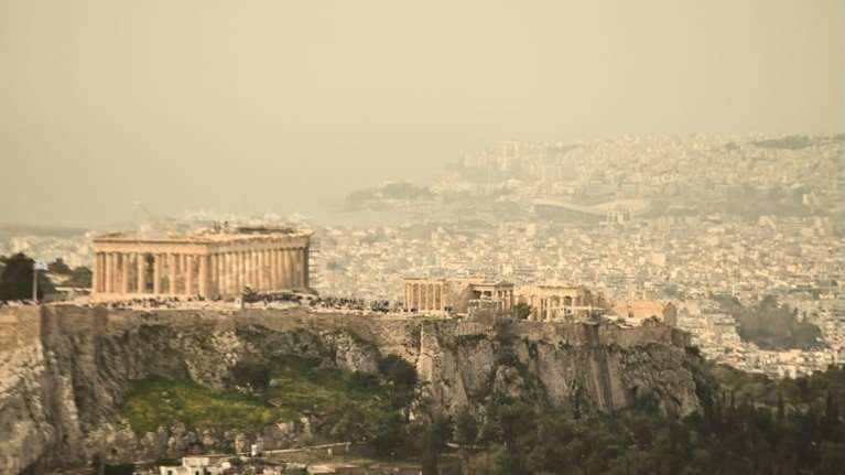 Καιρός: Λασποβροχές, καταιγίδες και αφρικανική σκόνη σήμερα - Σε ποιες περιοχές θα είναι έντονα τα φαινόμενα