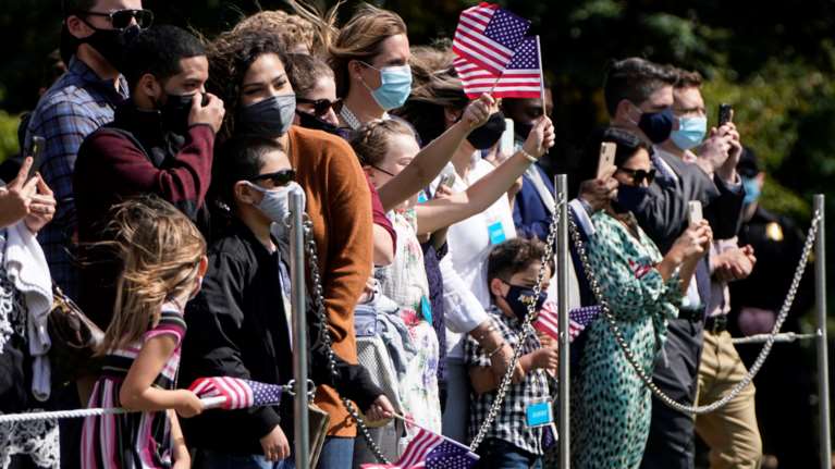 Ο αριθμός των ομάδων ενάντια στις μάσκες αυξάνεται στο Facebook
