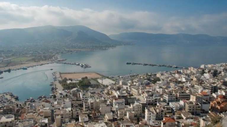 Βουτιά αυτοκινήτου στη θάλασσα στη Σαλαμίνα - Βγήκε μόνος του ο οδηγός