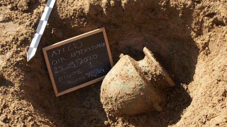 Σημαντική αποκάλυψη σε ανασκαφή στην Ηλεία: Βρέθηκαν οκτώ τάφοι της αρχαίας Ήλιδος