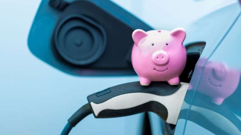 Γιατί ο κόσμος αγοράζει ή δεν αγοράζει ηλεκτρικά αυτοκίνητα