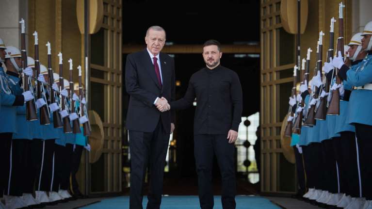 Τηλεφωνική επικοινωνία Ερντογάν- Ζελένσκι: &quot;Έτοιμη η Τουρκία να φιλοξενήσει σύνοδο ηγετών&quot;