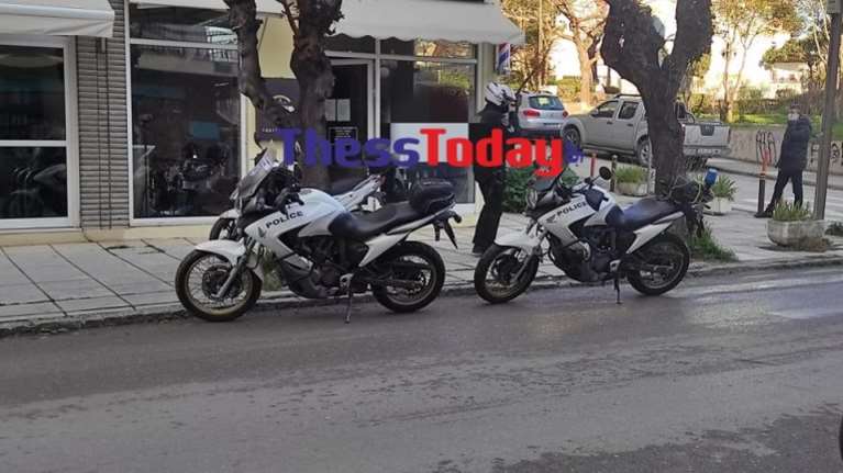 Θεσσαλονίκη: Νέο επεισόδιο οπαδικής βίας - Επιτέθηκαν με γκλομπ σε οπαδό μέσα σε κομμωτήριο