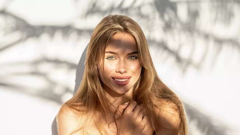 10 καλοκαιρινά αρώματα που μυρίζουν φρεσκάδα και θα αγοράζαμε ξανά και ξανά