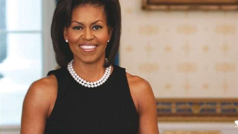 Η Μισέλ Ομπάμα &quot;ισοπεδώνει&quot; τον Τραμπ: &quot;Ρατσιστής&quot; που διασπείρει &quot;τον φόβο και τη σύγχυση&quot;