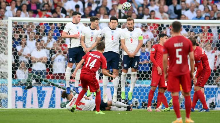 Στην αντεπίθεση οι Άγγλοι μετά την κατακραυγή για το πέναλτι: Γιατί λένε ότι το γκολ της Δανίας δεν έπρεπε να μετρήσει