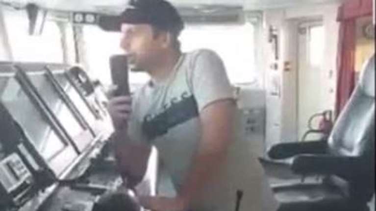 Ρωσικό πλοίο ξέμεινε από καύσιμα: &quot;Αντε γ@@@ου, χρησιμοποιείστε κουπιά!&quot; απάντησε Γεωργιανός καπετάνιος [Βίντεο]