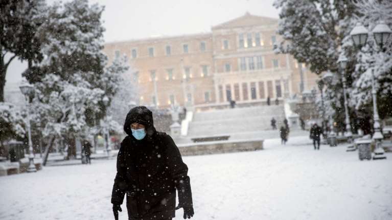 Η επέλαση της &quot;Μήδειας&quot; στην Αθήνα με τον φακό του Reuters - Μοναδικές εικόνες