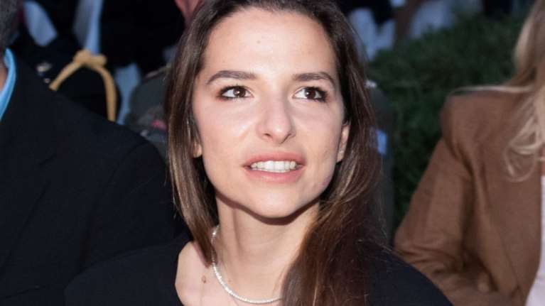 Εριέττα Κούρκουλου Λάτση: Ποζάρει με τον σύζυγό της σε εξώφυλλο περιοδικού - Το glam party look της