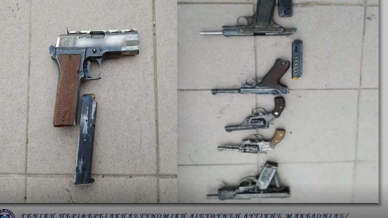 Φλώρινα: Στον εισαγγελέα η 57χρονη στο σπίτι της οποίας βρέθηκαν όπλα [βίντεο]