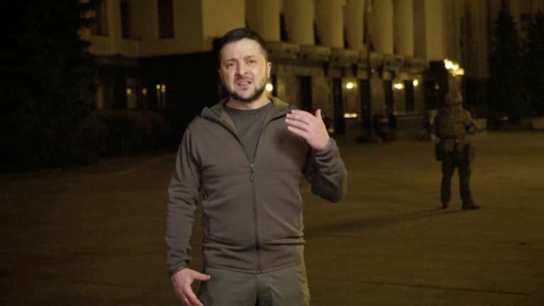 Πόλεμος στην Ουκρανία - Ζελένσκι: Η Ρωσία εντείνει τις επιθέσεις της, χρειαζόμαστε ενισχύσεις