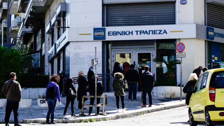 Alpha Bank: Μέχρι 30 Σεπτεμβρίου η αναστολή καταβολής δόσεων για δάνεια και κάρτες