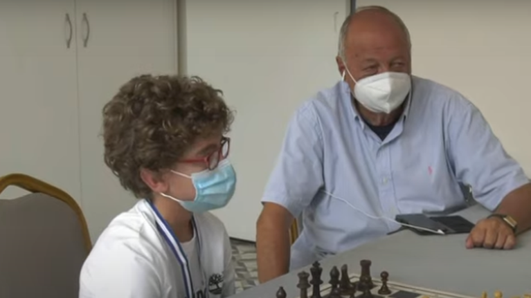 Καβάλα: &quot;Σαρώνει&quot; 10χρονος στο σκάκι - Ξεκίνησε να παίζει επειδή ήταν… άτακτος