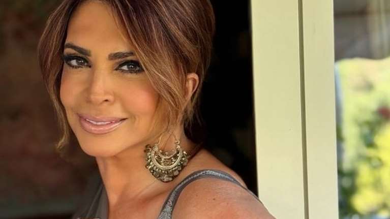 Η Μιμή Ντενίση σε γνωστό εστιατόριο στο Παρίσι - &quot;Εξοχα&quot;