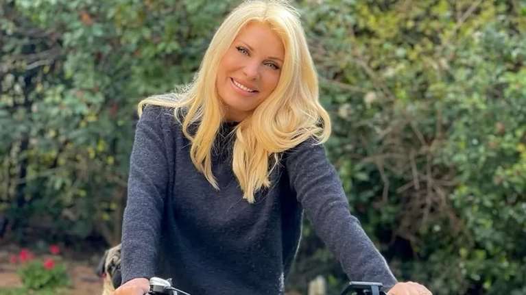 Μακιγιάζ χωρίς μακιγιάζ: Πώς να πετύχεις το καλοκαιρινό λουκ της Ελένης Μενεγάκη