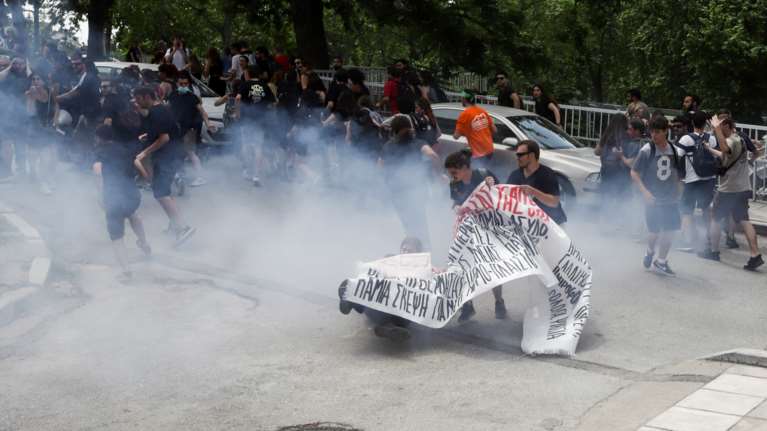 Επεισόδια στο ΑΠΘ: Εξιτήριο πήρε ο 20χρονος φοιτητής που τραυματίστηκε στο κεφάλι - Τι αναφέρει το ιατρικό ανακοινωθέν