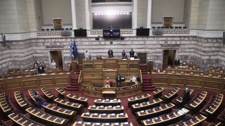 Βουλή: Kατατέθηκε το ασφαλιστικό νομοσχέδιο - Πότε θα τεθεί σε ψηφοφορία
