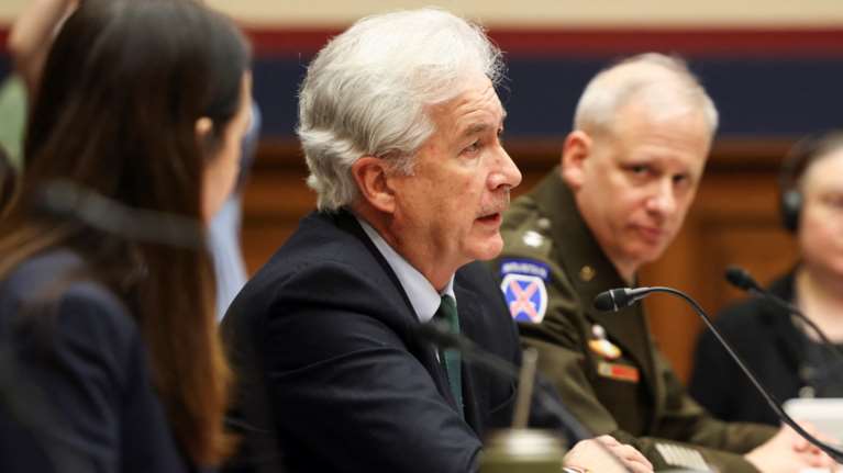 Στο φως το μυστικό ταξίδι του διευθυντή της CIA στο Κίεβο - Τετ α τετ με τον Ζελένσκι