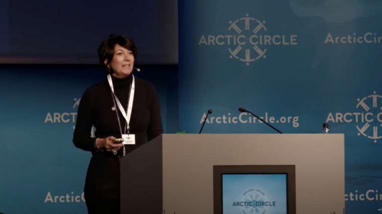 Υπόθεση Επστάιν: &quot;Στριμωγμένη&quot; η Γκίλεν Μάξγουελ που στρατολογούσε ανήλικες  - Σοκάρουν οι μαρτυρίες για τα &quot;μασάζ&quot;